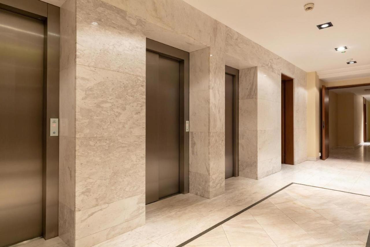 Modern Apartment With Pool Near Golden Terraces Varsavia Esterno foto