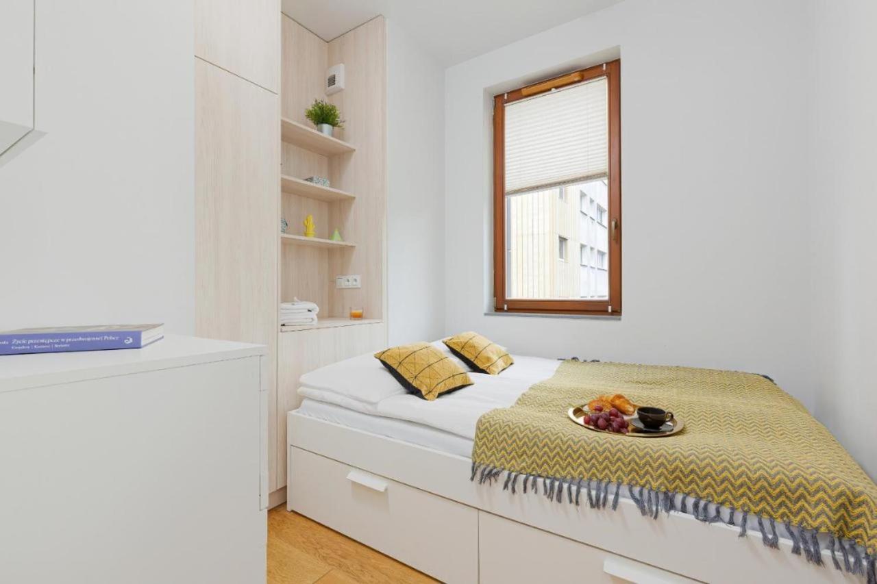 Modern Apartment With Pool Near Golden Terraces Varsavia Esterno foto
