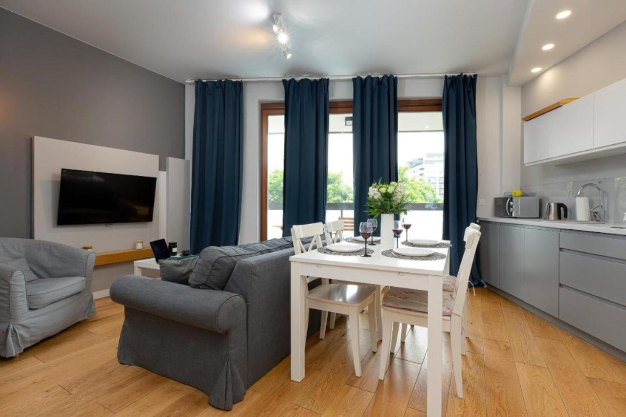 Modern Apartment With Pool Near Golden Terraces Varsavia Esterno foto